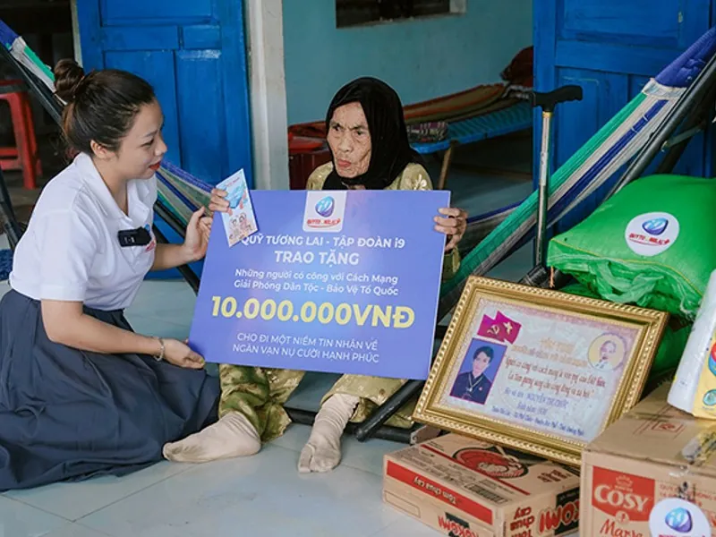 Hình ảnh hỗ trợ khách hàng và giúp đỡ